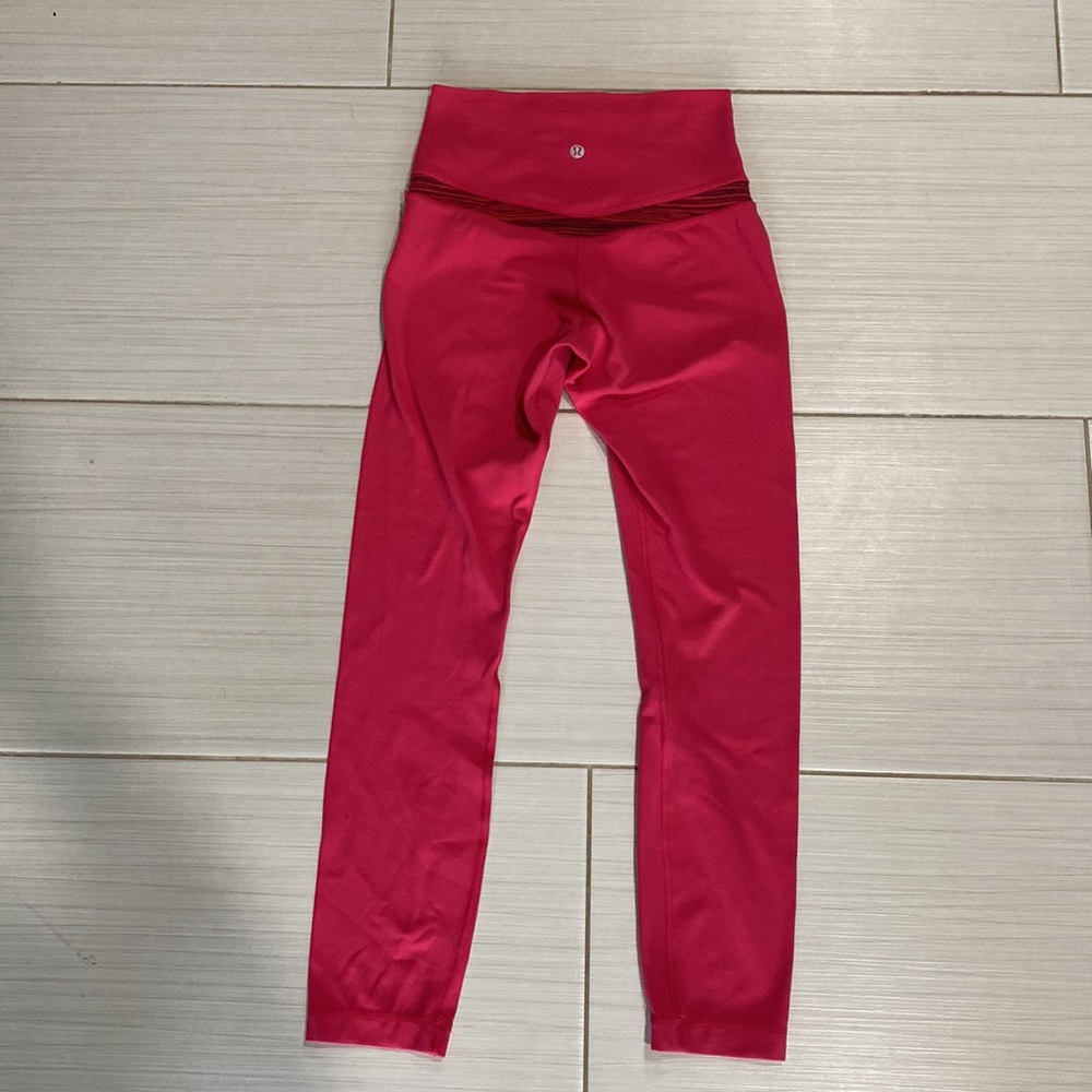 Lululemon leggings size 4 excellent condition
